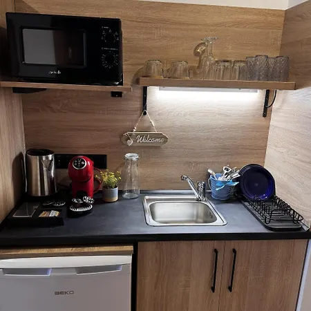 студио 310 на първа линия Apartman *