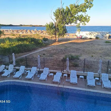 студио 310 на първа линия Apartman