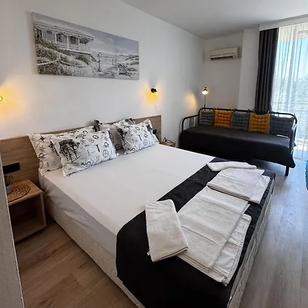 Apartament студия 310 и 312 на първа линия