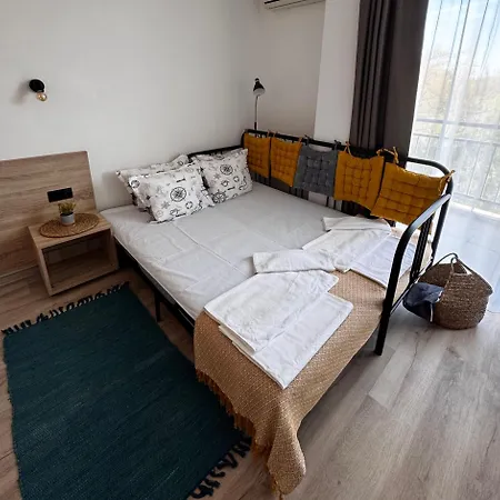 студия 310 и 312 на първа линия Czernomorec