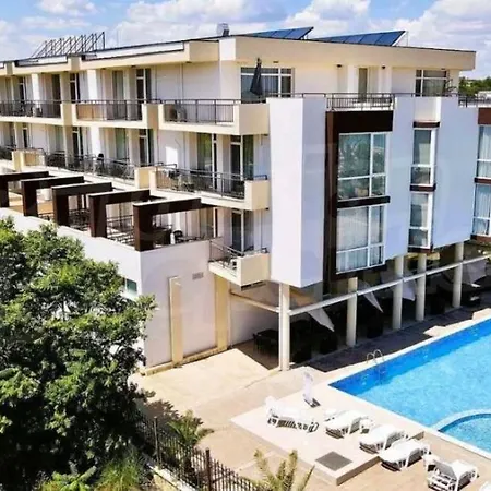 Apartmán студия 310 и 312 на първа линия *