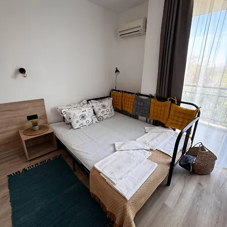 студия 310 и 312 на първа линия *